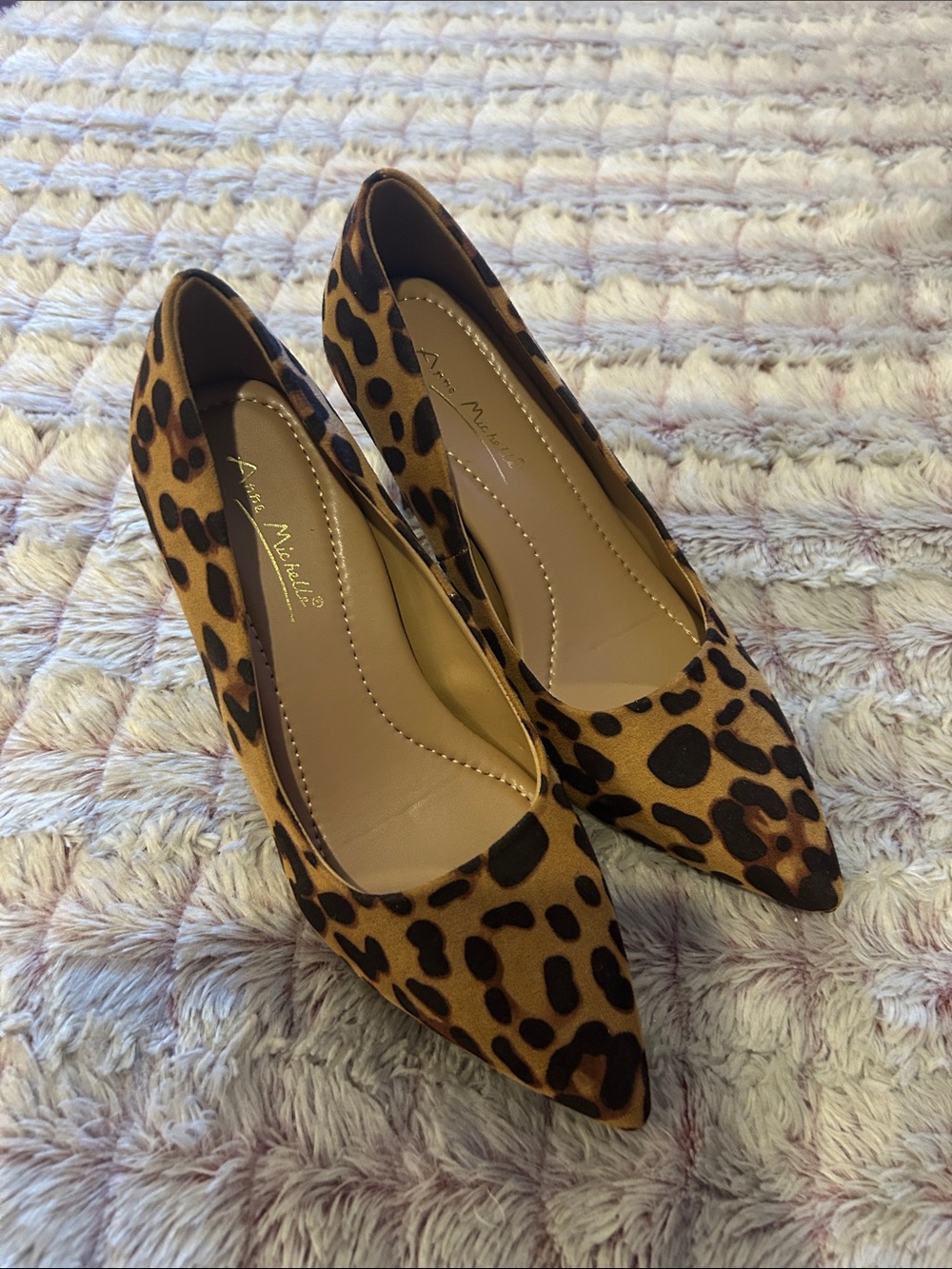 Anne Michelle Leopard Print Pointed Toe Heels size 6 new